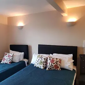Bed & Breakfast Kgt House, Dublino